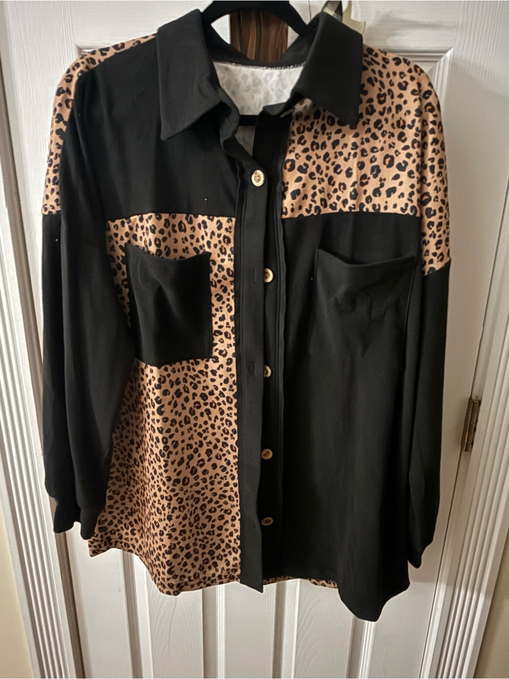 Women’s Black & Tan Leopard Print Button-Up Shirt/shackett